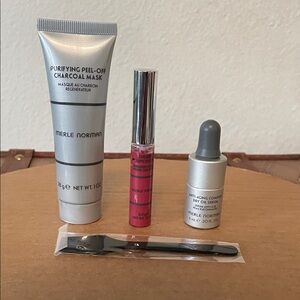 Merle Norman Charcoal Mask and Lip Color Set